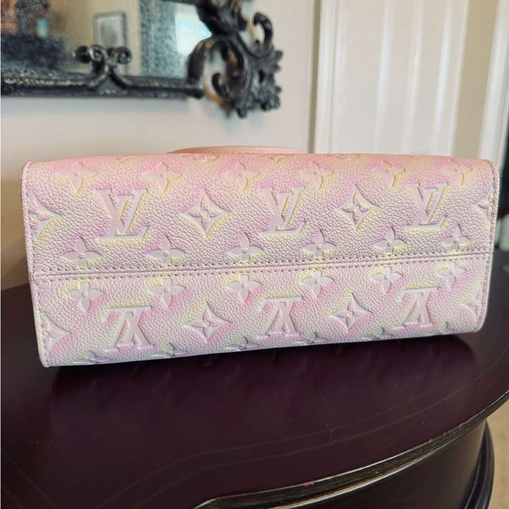 Louis Vuitton On The Go PM Summer Rose - Picture 5 of 12
